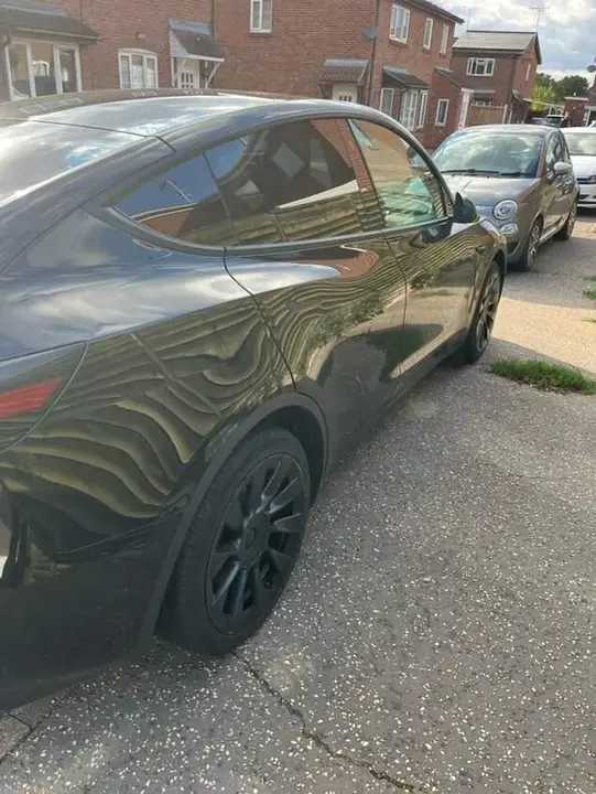 Tesla Model Y 2023 photo 3