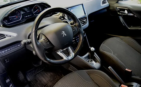 Peugeot 208 2016 photo 4