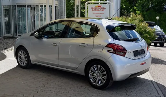 Peugeot 208 2016 photo 3