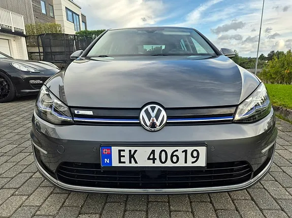 Volkswagen E-Golf 2017 photo 2
