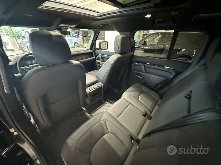 Land Rover Defender 2025 photo 5