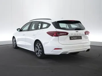 Ford Focus 2024 photo 2