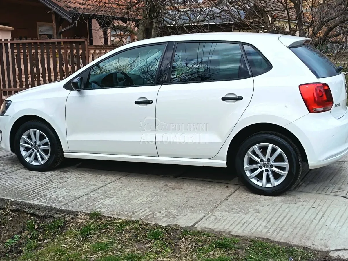 Volkswagen Polo 2010 photo 3