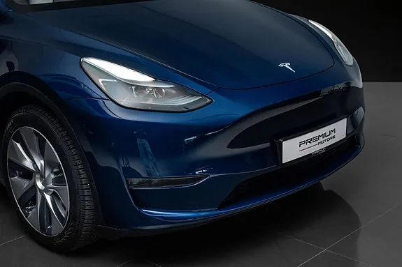 Tesla Model Y 2023 photo 2
