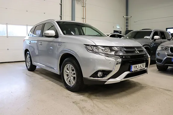 Mitsubishi Outlander 2017 photo 2