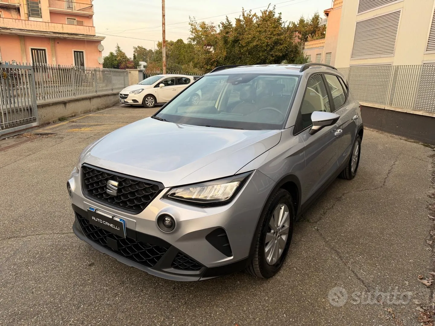 Seat Arona 2023 photo 3