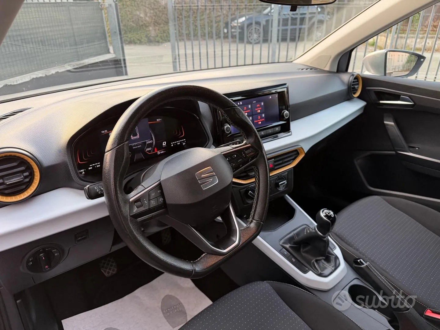 Seat Arona 2023 photo 5