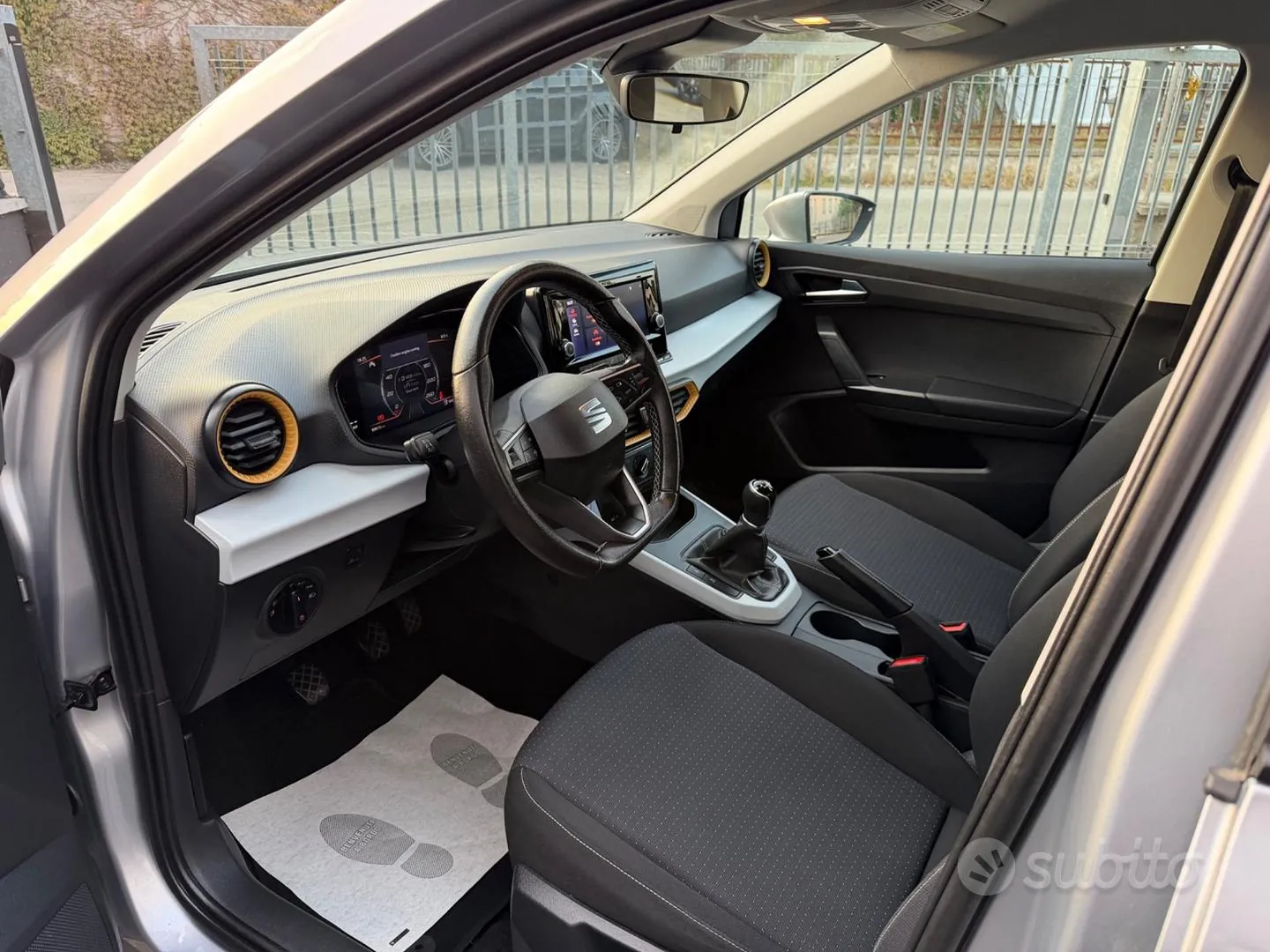 Seat Arona 2023 photo 4