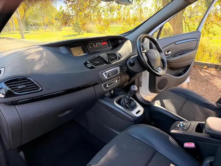 Renault Scenic 2015 photo 3