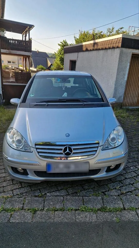 Mercedes-Benz A200