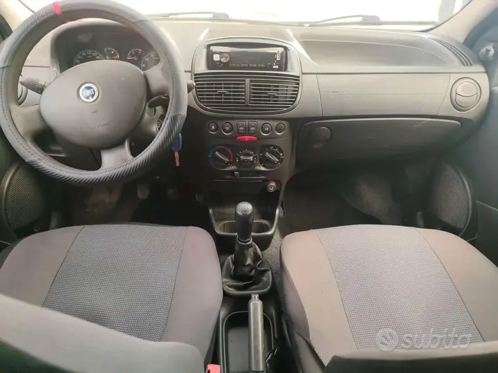 Fiat Punto 2005 photo 4