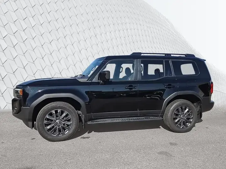 Toyota Land Cruiser 2024 photo 3