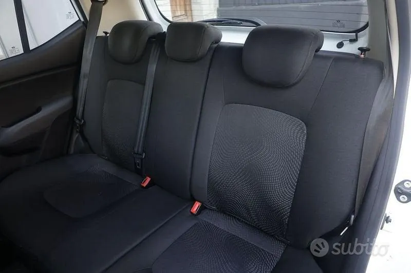Hyundai I10 2012 photo 3