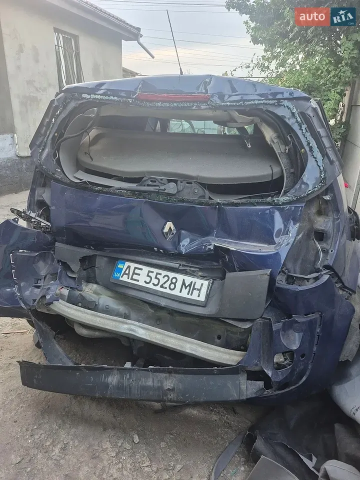Renault Scenic 2004 photo 2