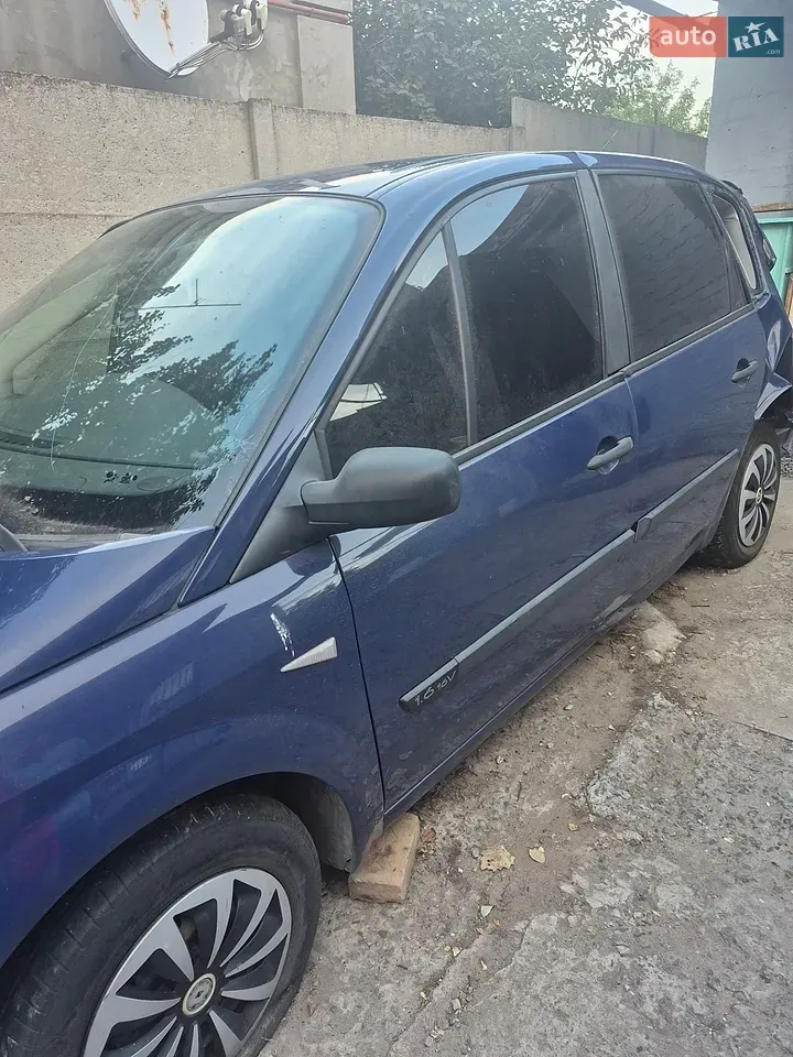 Renault Scenic 2004 photo 4