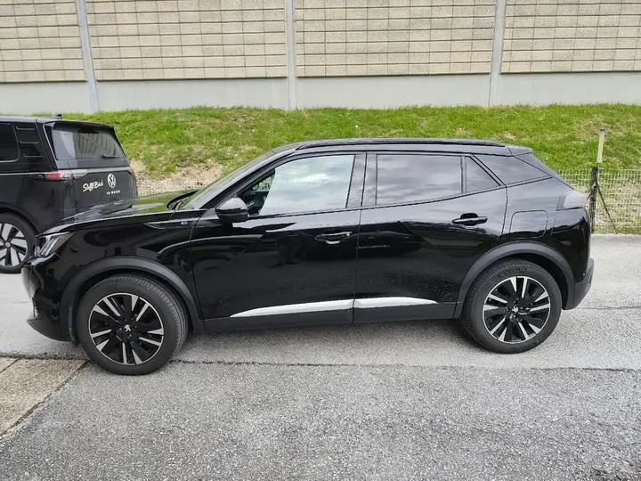 Peugeot E-2008 2021 photo 2