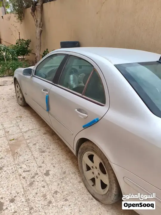 Mercedes-Benz E-Class 2004 photo 2