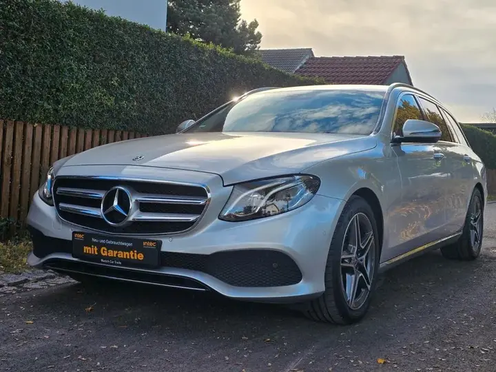 Mercedes-Benz E220D