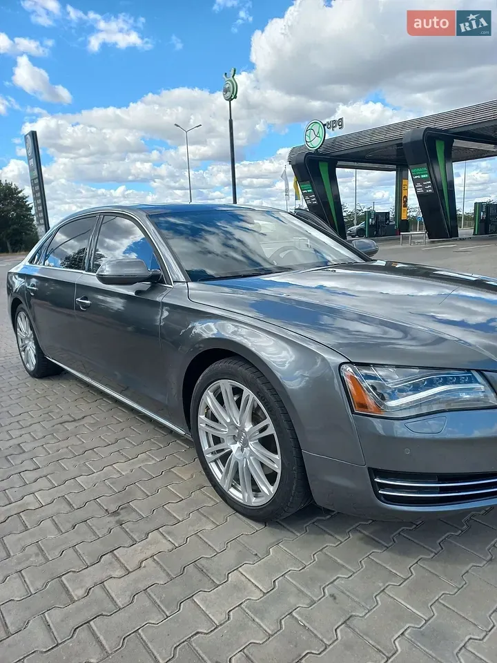 Audi A8 2014 photo 4