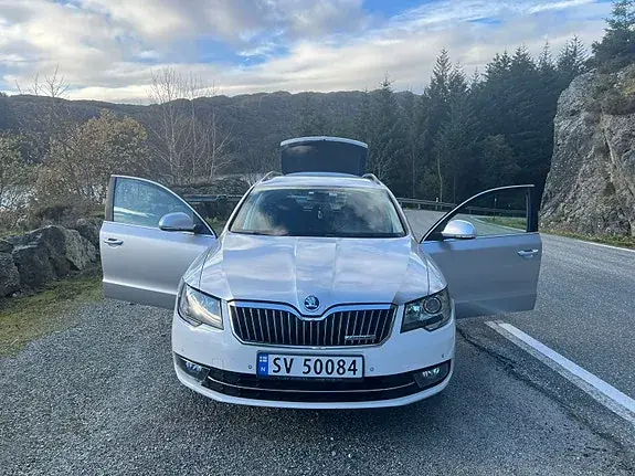 Skoda Superb 2014 photo 5