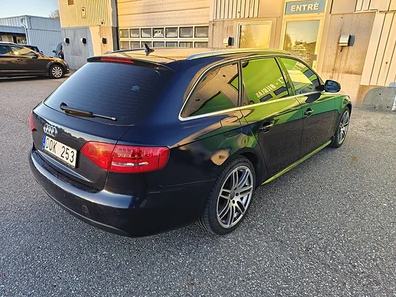 Audi A4 2011 photo 5