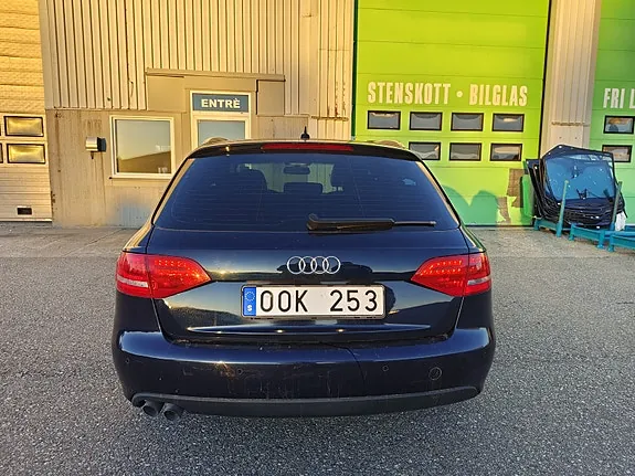 Audi A4 2011 photo 4