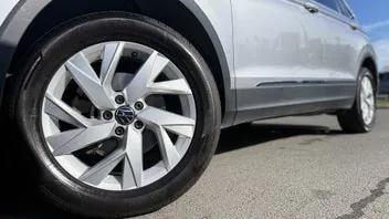 Volkswagen Tiguan 2024 photo 3