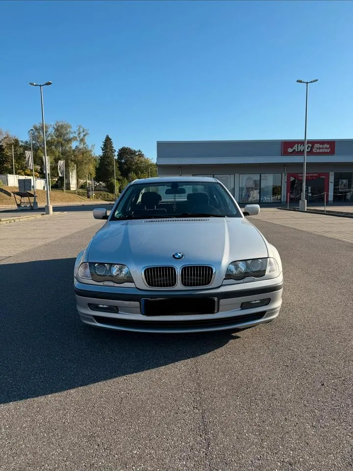 BMW 320I