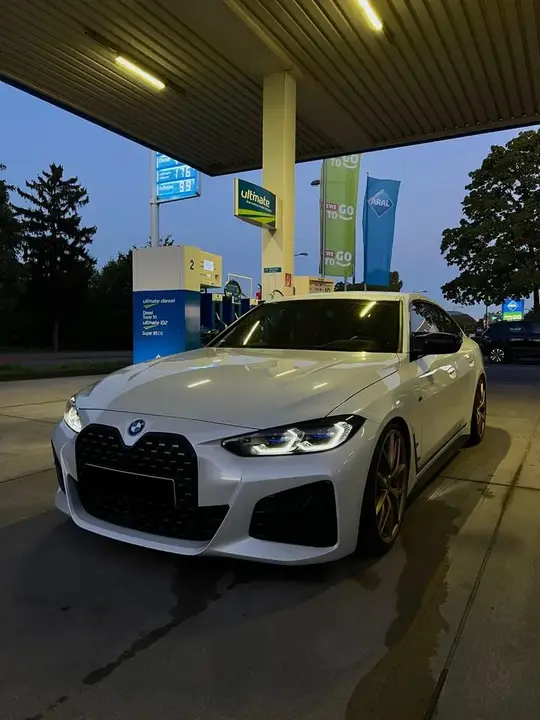 BMW M440I