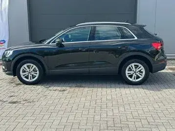 Audi Q3 2023 photo 3