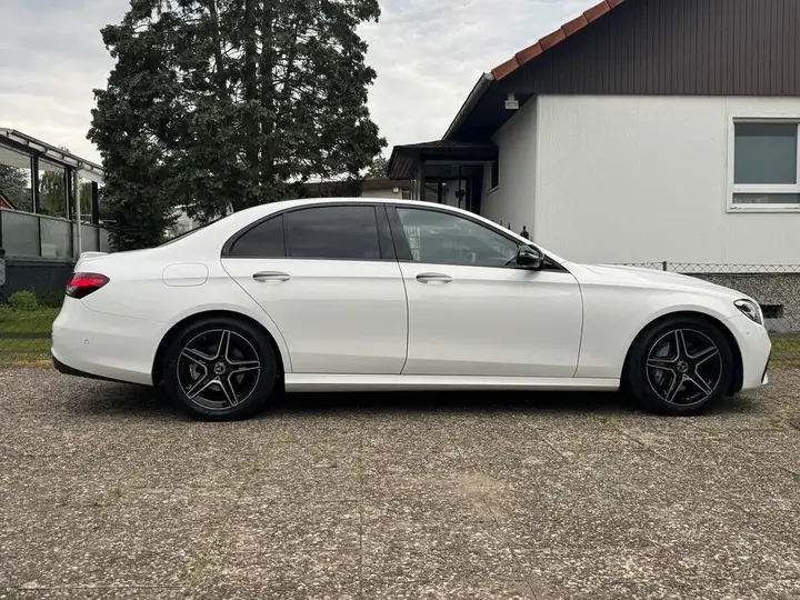 Mercedes-Benz E220D