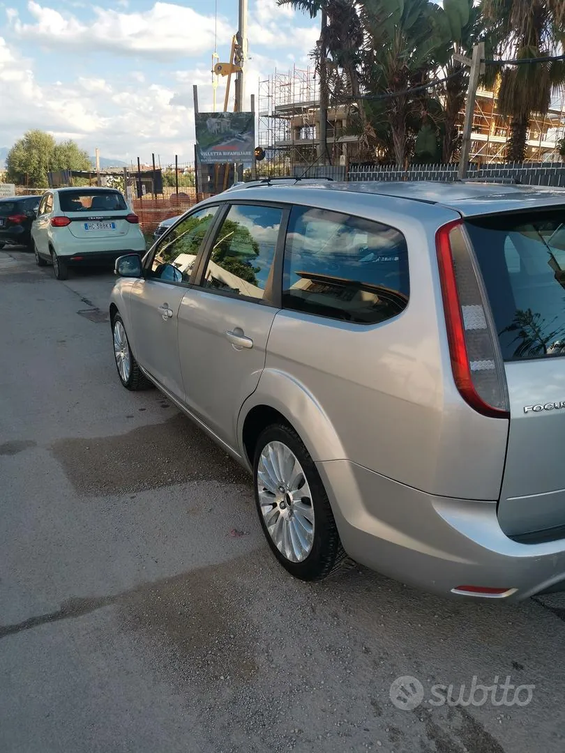 Ford Focus 2009 photo 3