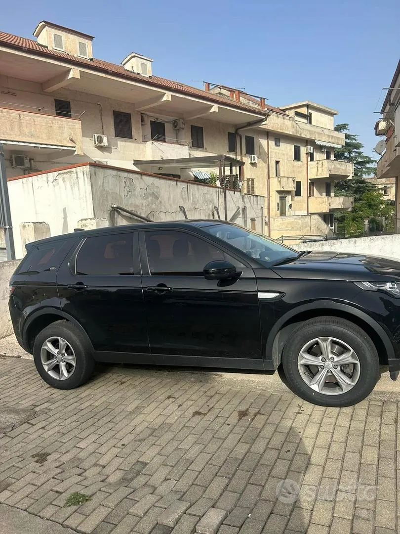 Land Rover Discovery Sport 2017 photo 3