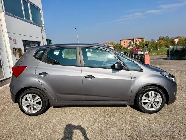 Hyundai Ix20 2013 photo 4
