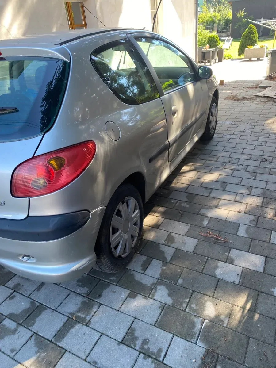 Peugeot 206 2002 photo 3