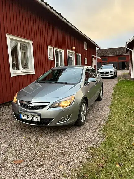 Opel Astra 2012 photo 5