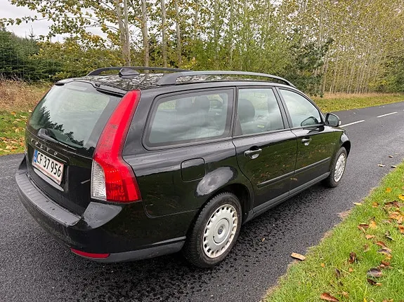 Volvo V50 2011 photo 4