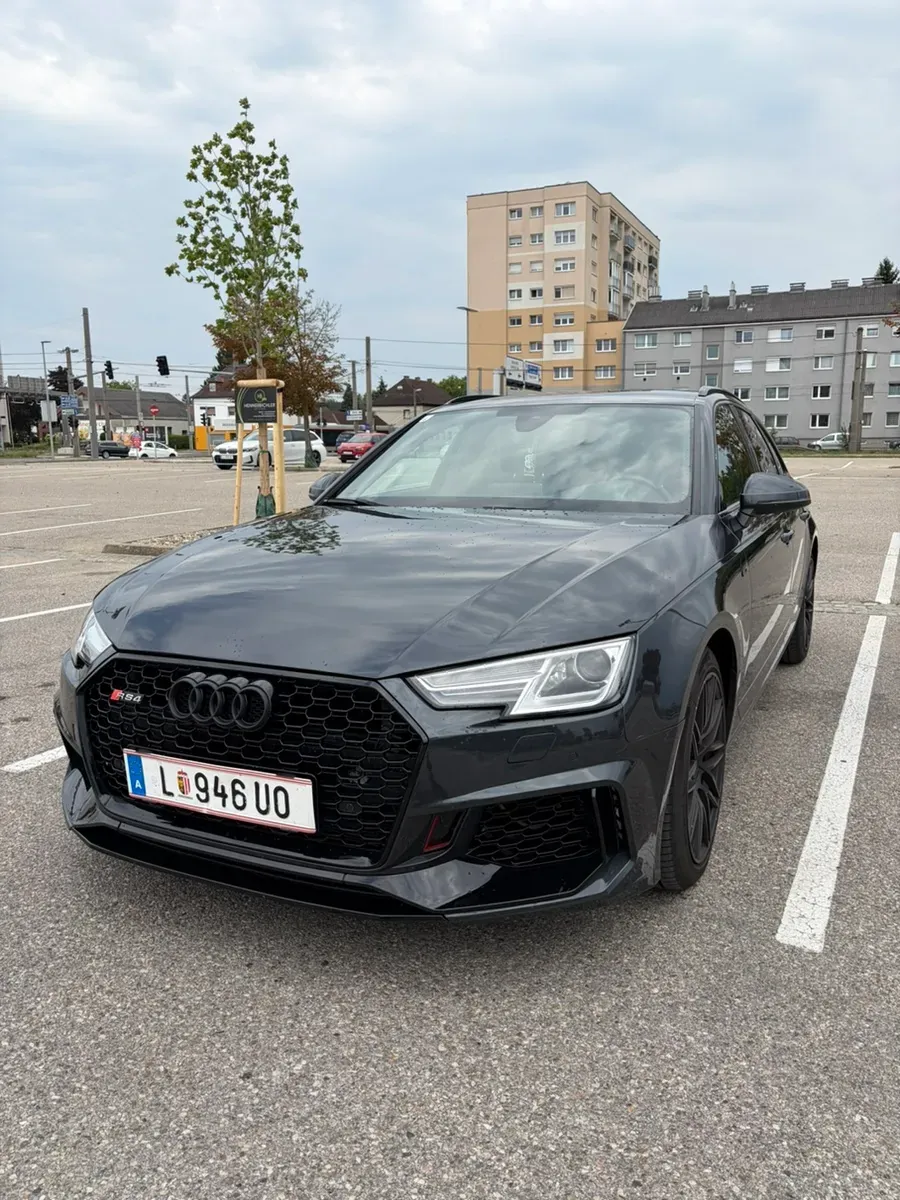 Audi A4 2016 photo 2