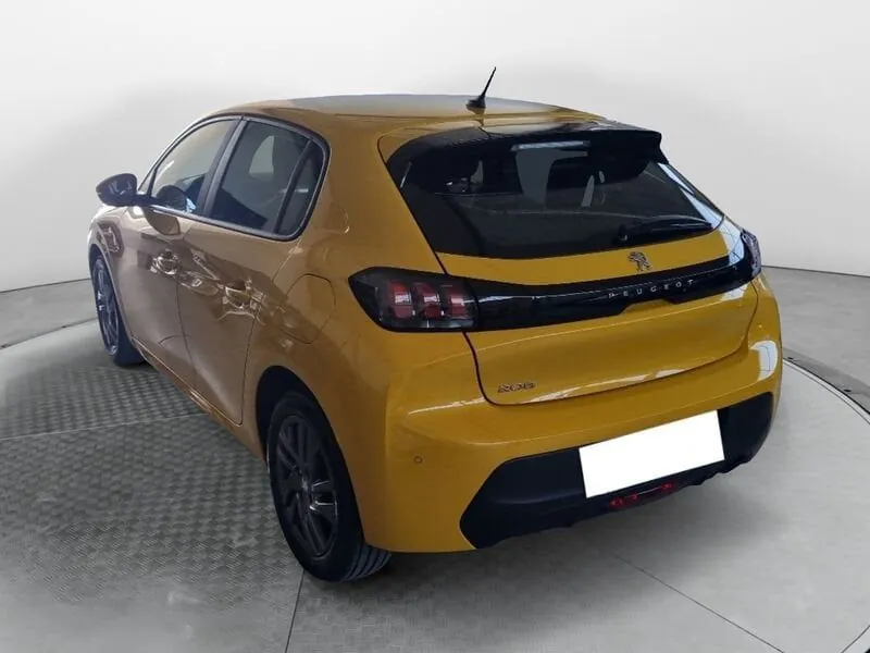 Peugeot 208 2021 photo 3