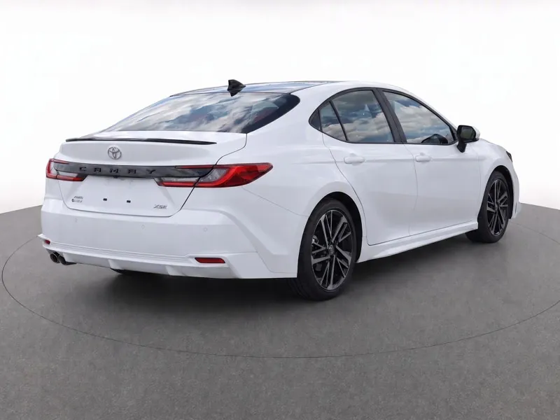 Toyota Camry 2026 photo 4