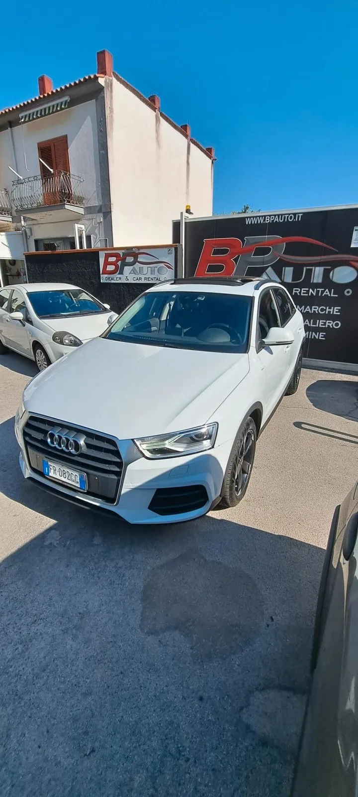 Audi Q3 2016 photo 2