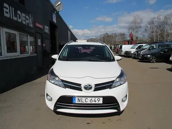 Toyota Verso 2018 photo 3