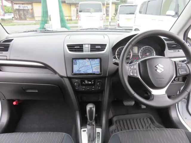 Suzuki Swift 2013 photo 2