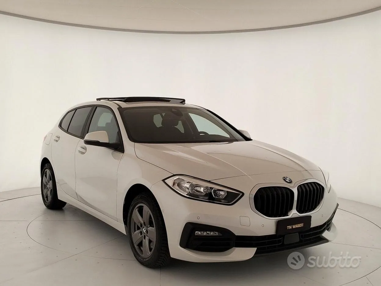 BMW 118D 2023 photo 3