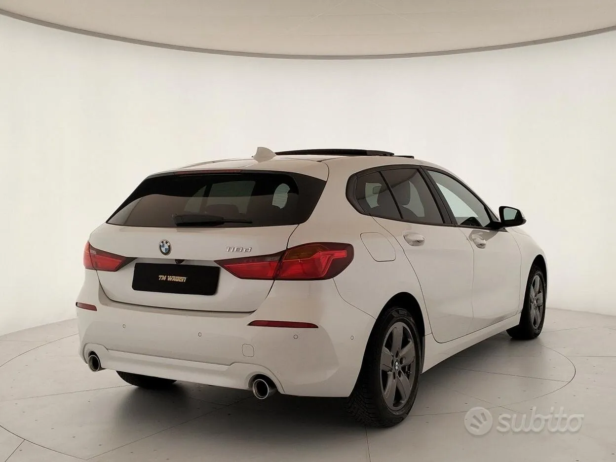 BMW 118D 2023 photo 4