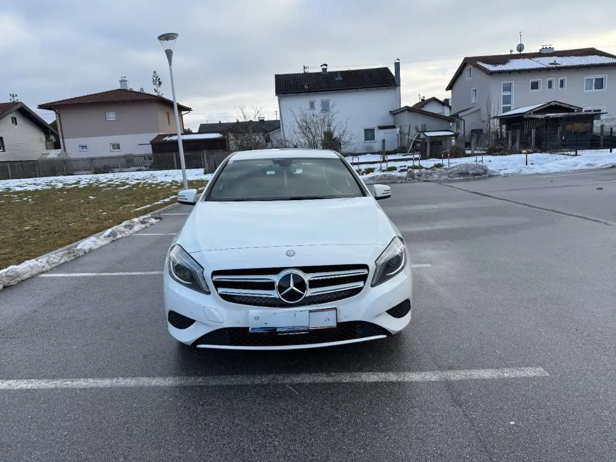 Mercedes-Benz A-Class 2015 photo 2