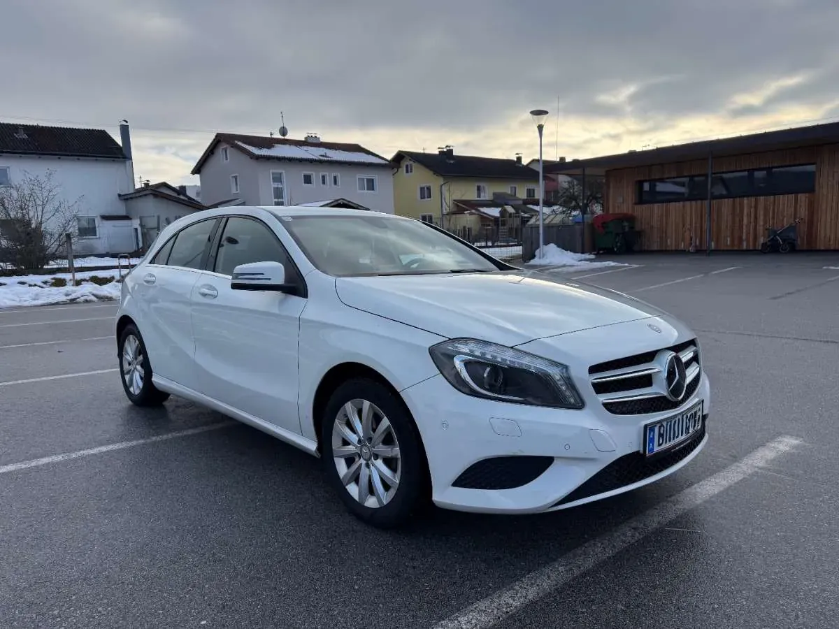 Mercedes-Benz A-Class 2015 photo 3