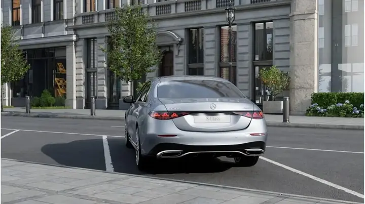 Mercedes-Benz S-Class photo 4