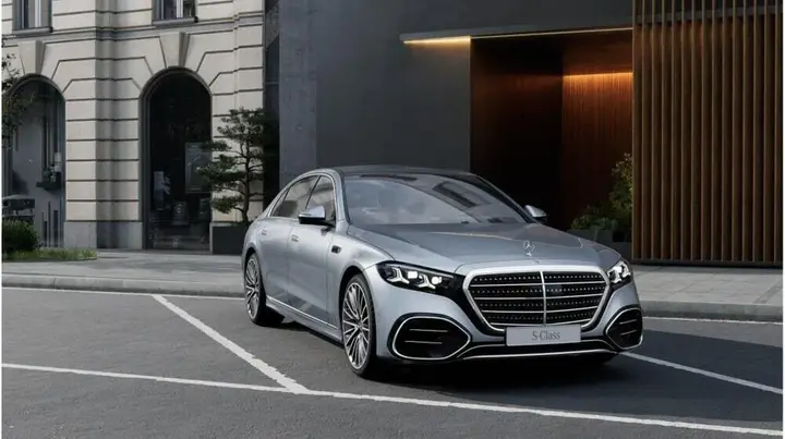 Mercedes-Benz S-Class photo 2