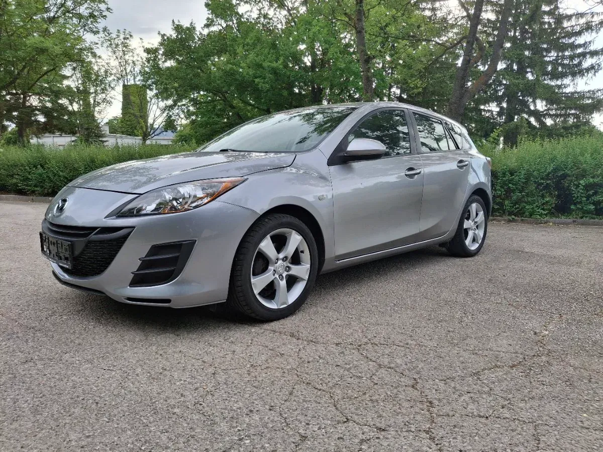 Mazda Mazda3 2011 photo 3